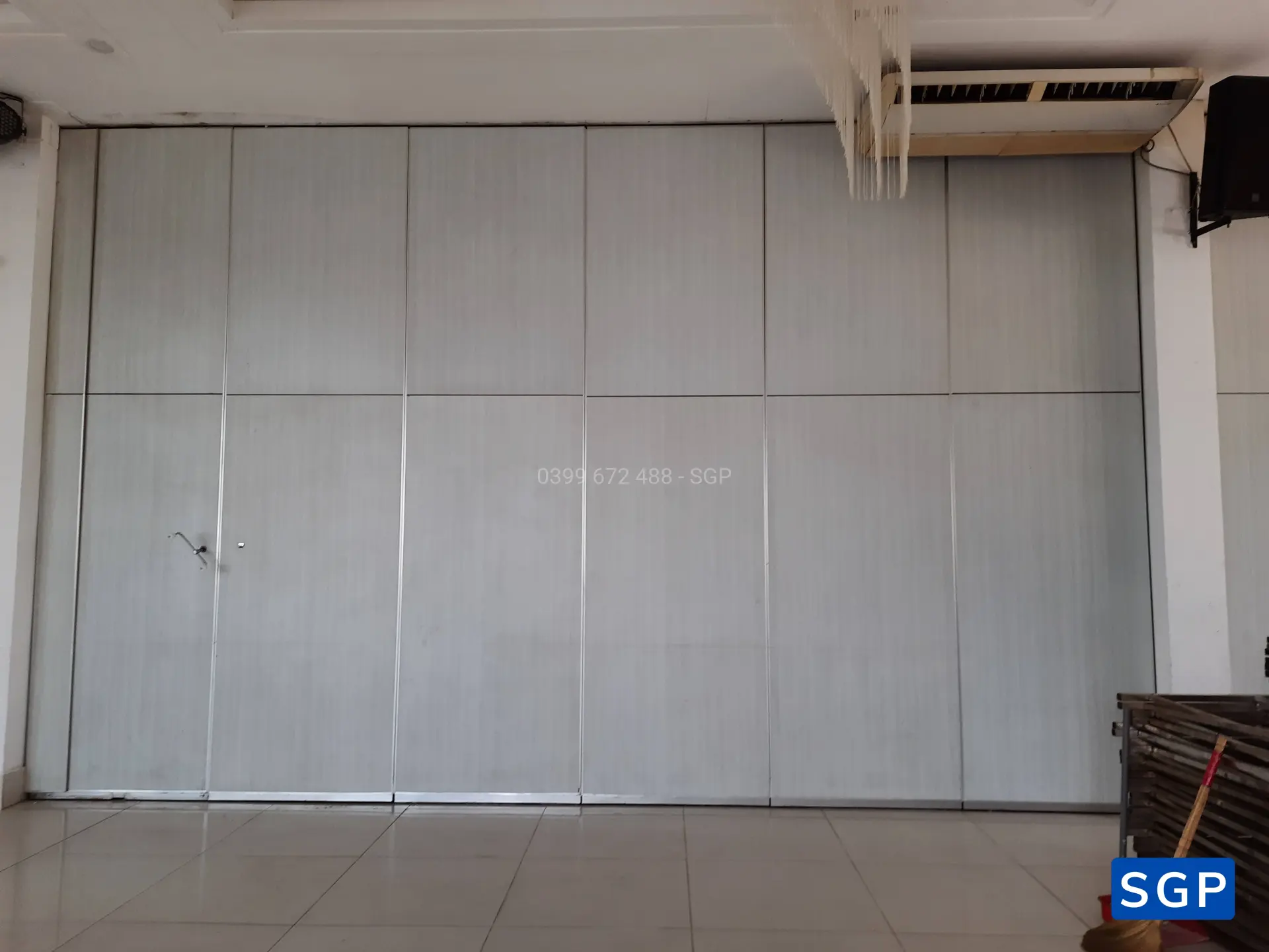 sữa chữa 2 dãy vách ngăn di động cho hàng tiệc cưới - 4