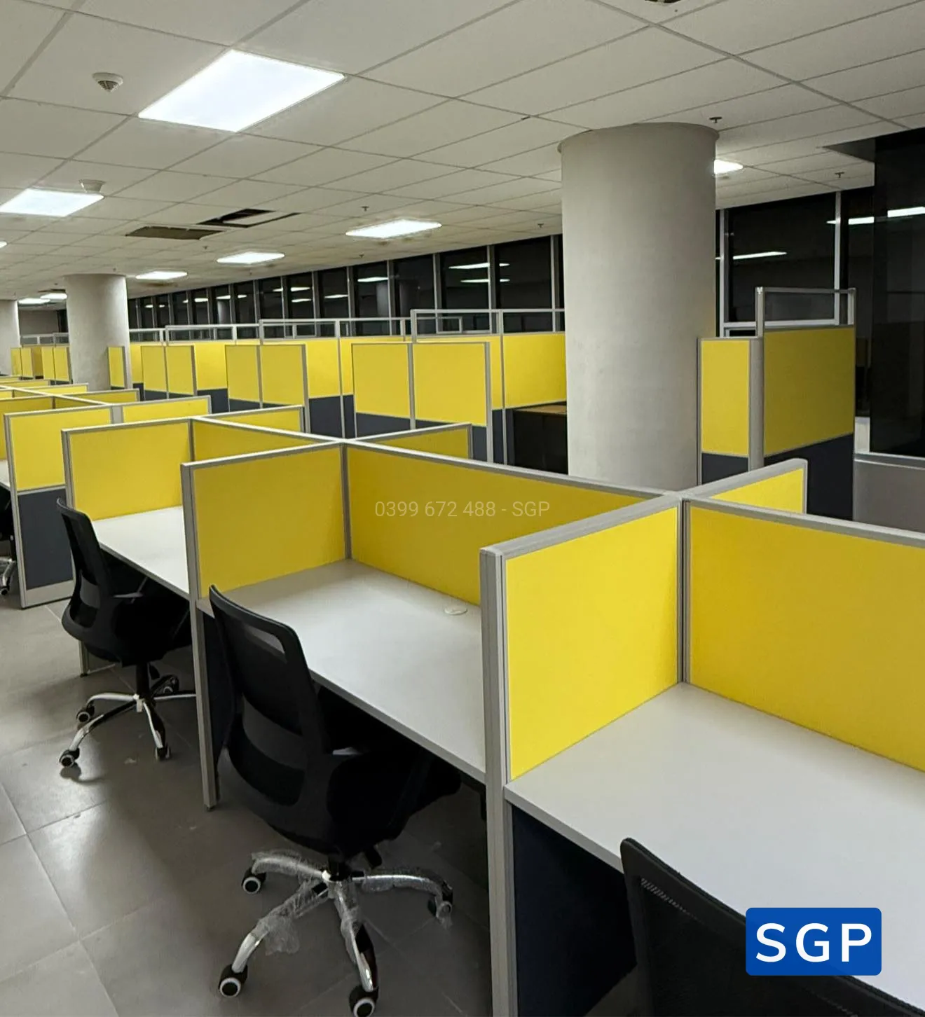 Hoàn thiện văn phòng dùng vách nỉ 2 màu