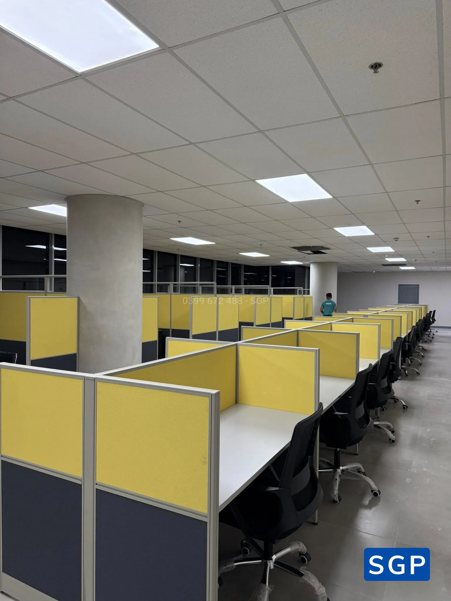 Hoàn thiện văn phòng dùng vách nỉ 2 màu