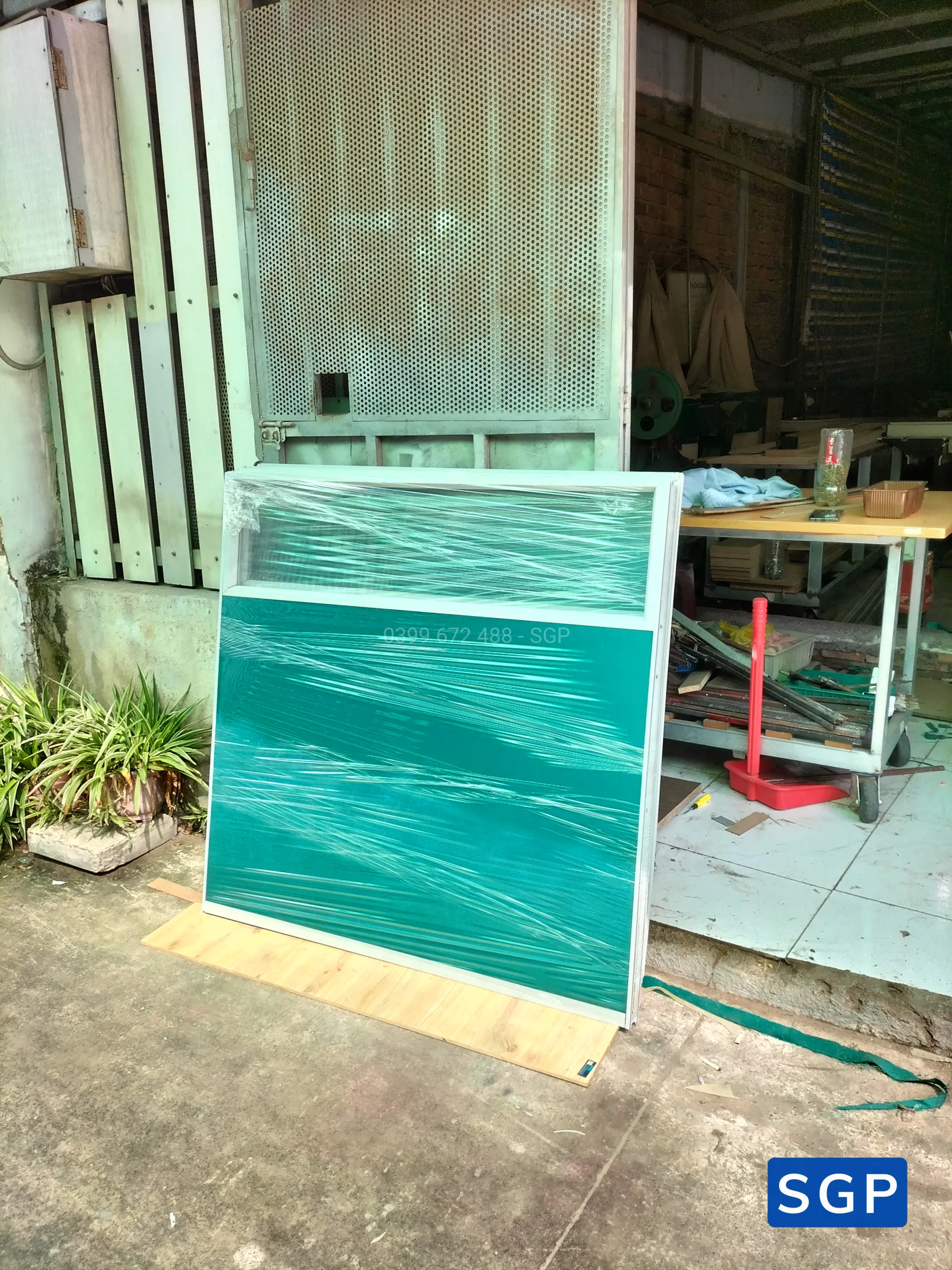 Lắp vách ngăn lửng cho công ty bất động sản ở Hóc Môn - 10