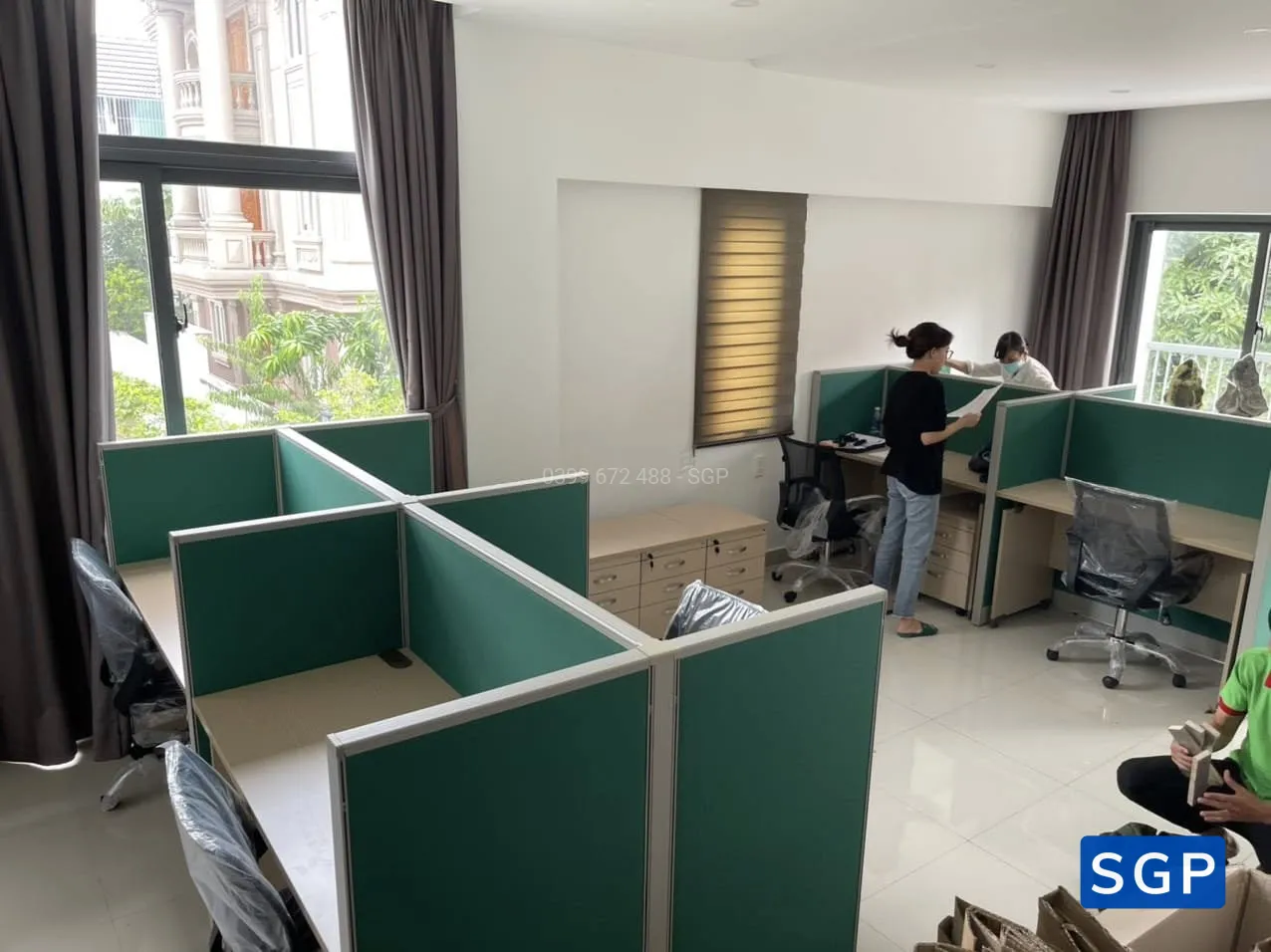 lắp đặt vách ngăn nỉ cho cụm bàn 4 chỗ - 2