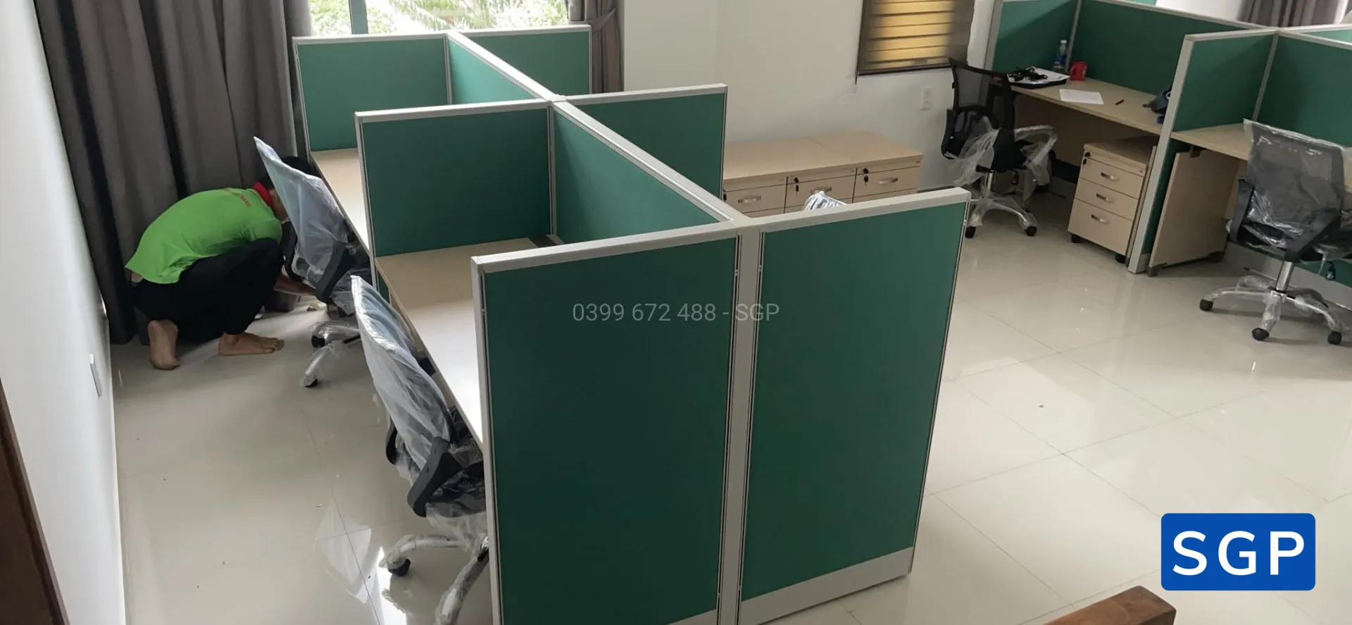 lắp đặt vách ngăn nỉ cho cụm bàn 4 chỗ - 4
