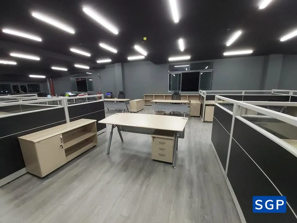 Lắp đặt vách ngăn nỉ kính - 12