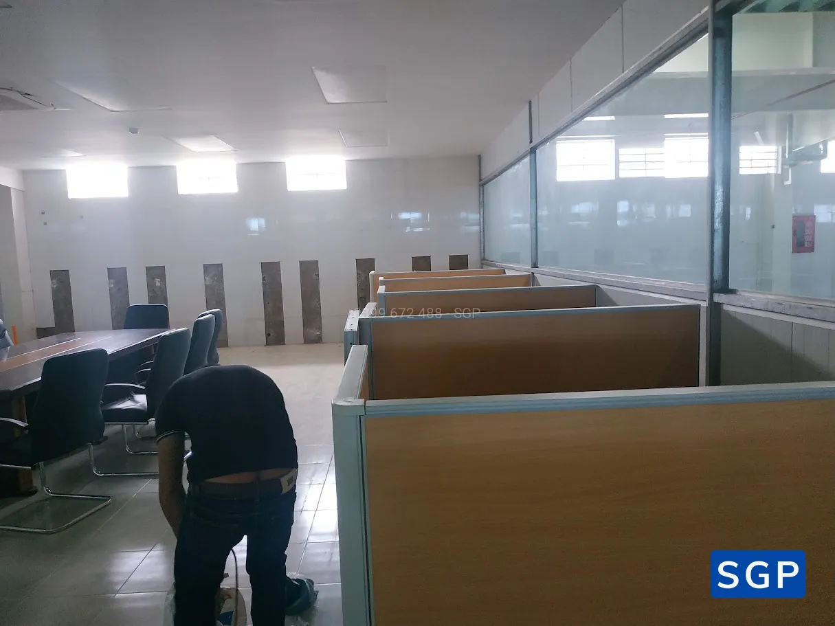 Sản xuất và lắp đặt vách gỗ cho công ty may mặc - 3