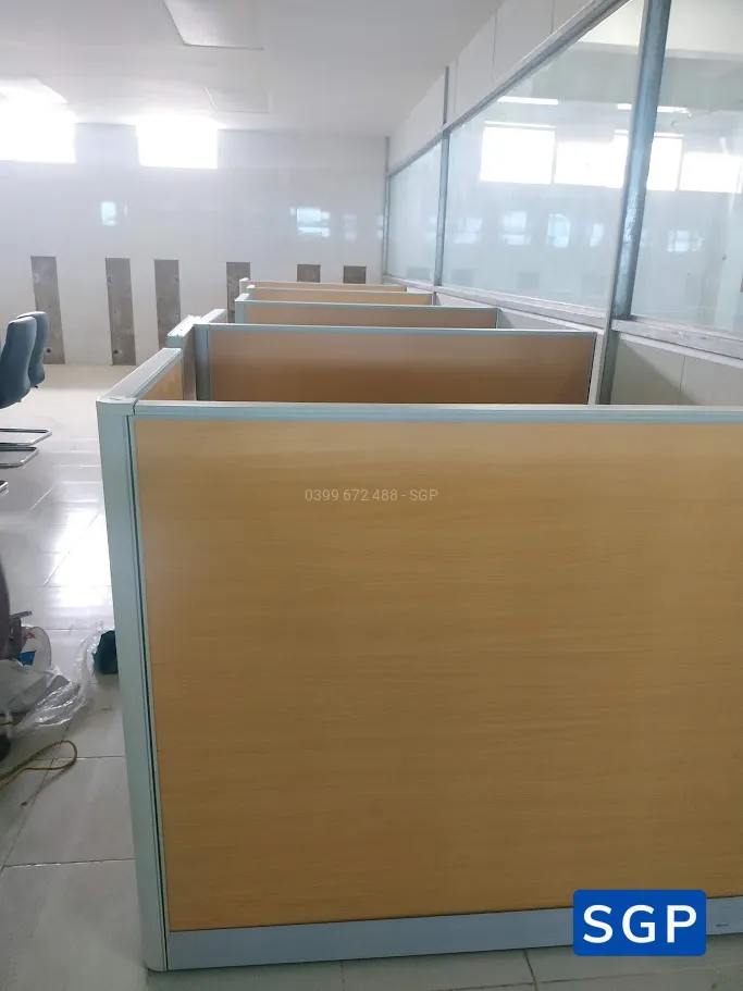 Sản xuất và lắp đặt vách gỗ cho công ty may mặc - 4