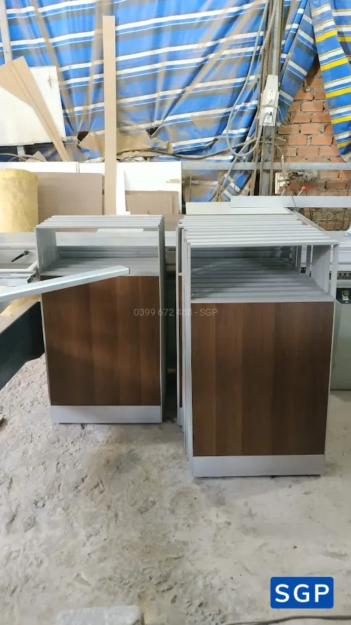 Sản xuất vách ngăn gỗ kính cho cửa hàng nội thất - 2