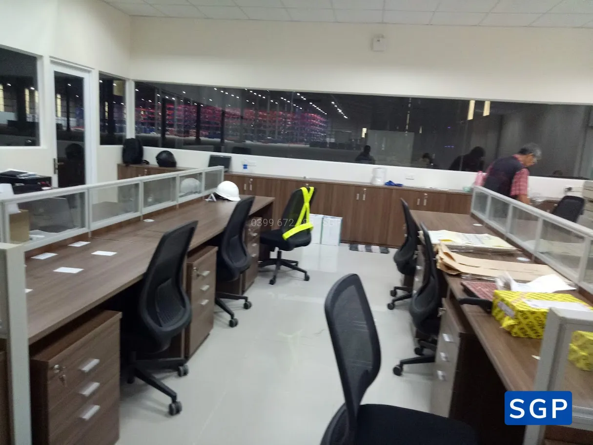 Sản xuất vách ngăn gỗ kính cho cửa hàng nội thất - 6