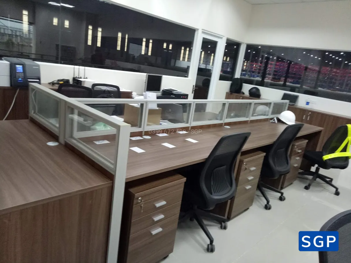 Sản xuất vách ngăn gỗ kính cho cửa hàng nội thất - 7