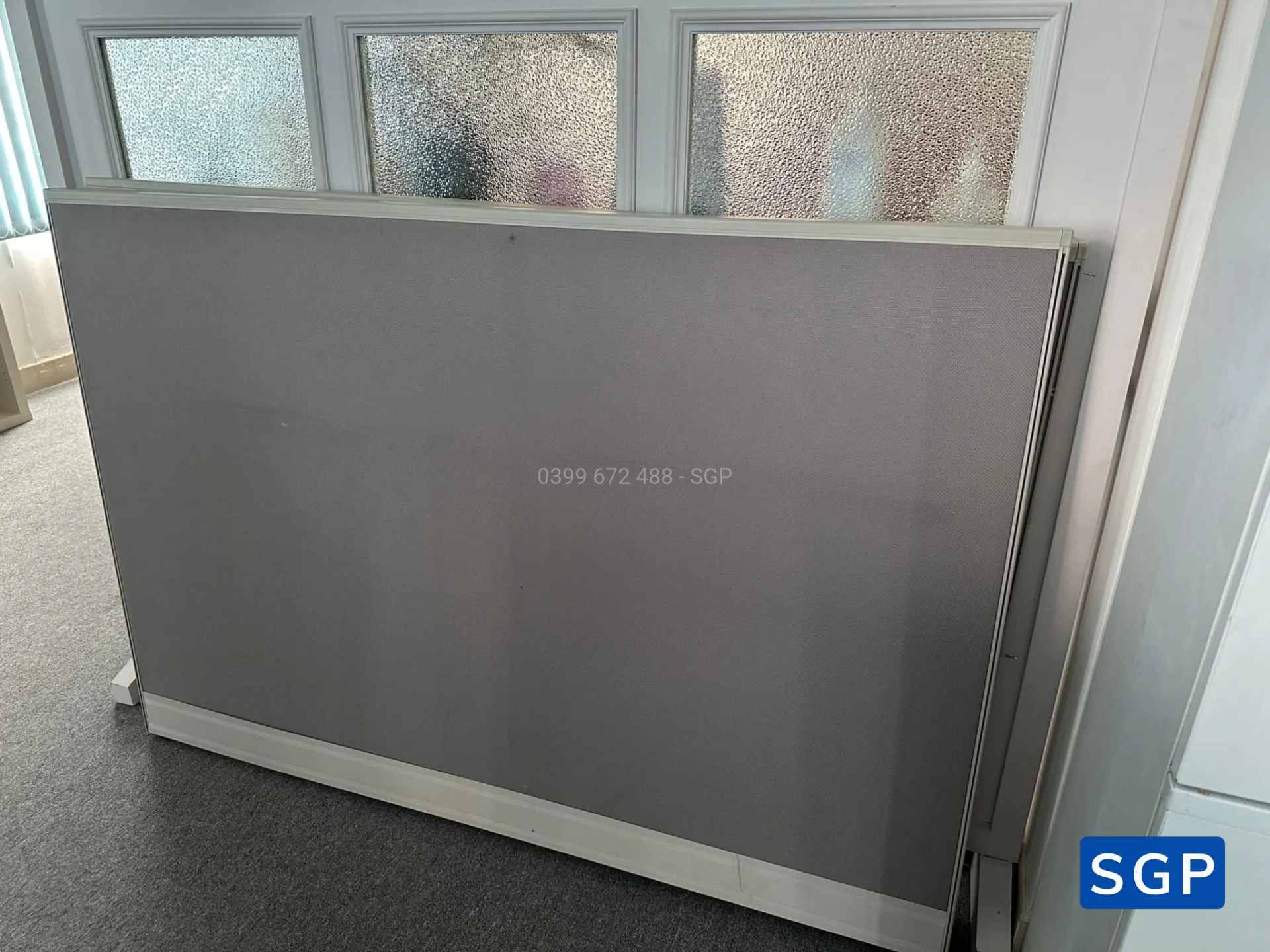 Giao hàng và lắp đặt vách ngăn nỉ - 4