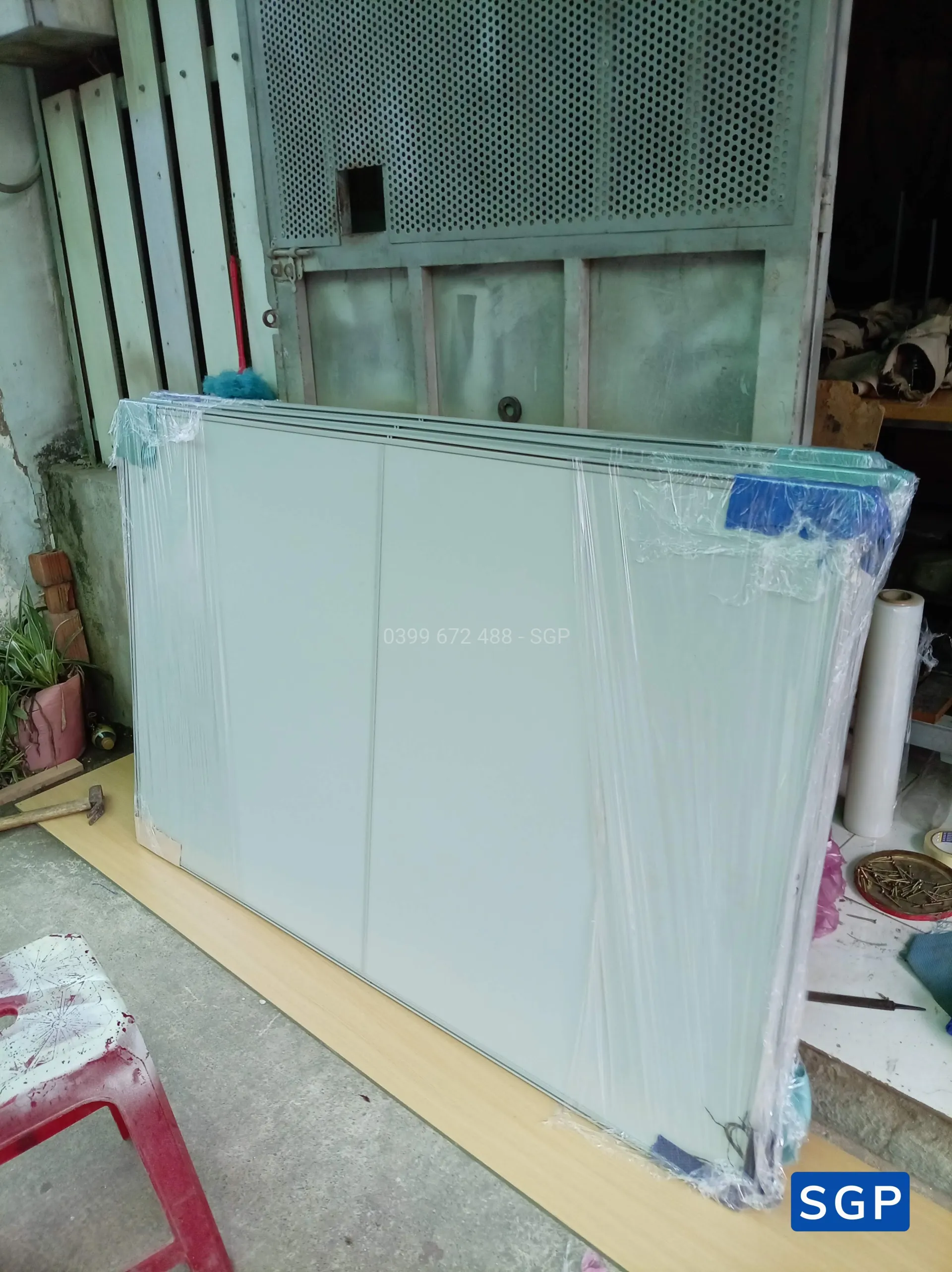 063026 - Sản xuất vách lắp đặt vách ngăn có bánh xe - 4