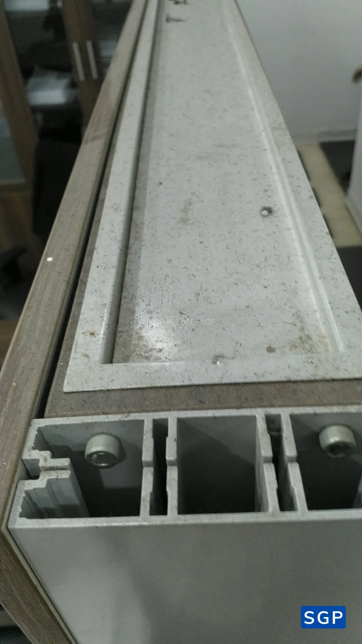 sửa vách ngăn có bánh xe - 2