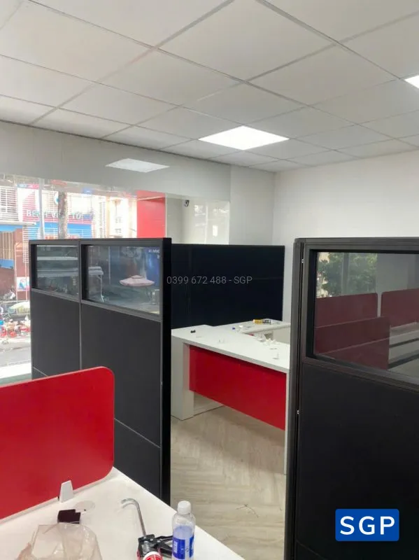 lắp đặt hoàn thiện vách ngăn lửng dùng để ngăn phòng