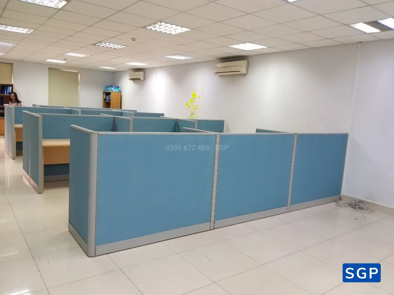 lắp đặt hoàn thiện vách nỉ cho công ty ở quận 5