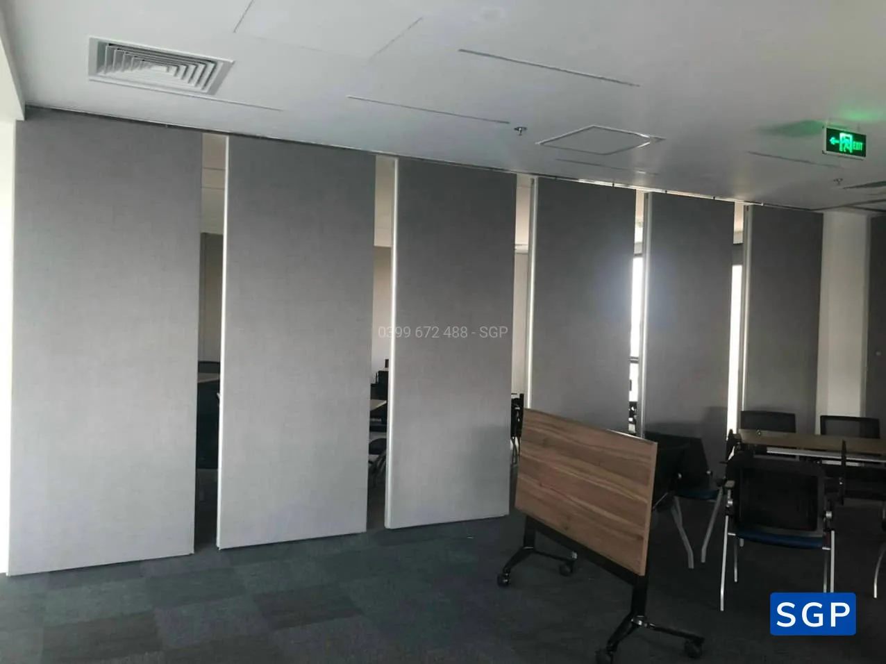 vách ngăn di động dùng trong phòng họp