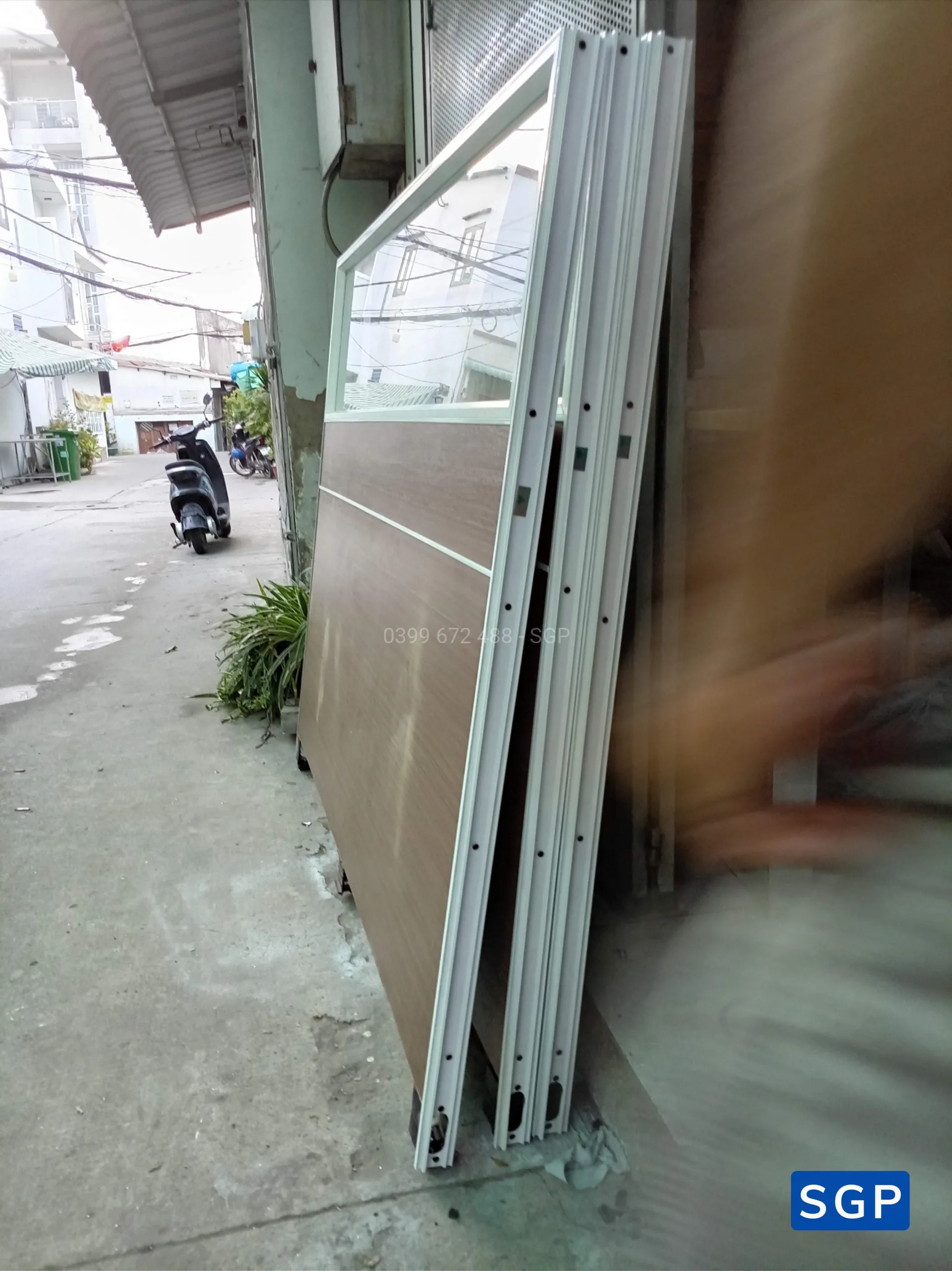 Lắp vách ngăn lửng cho trường học quốc tế gần Cấu Sài Gòn - 2