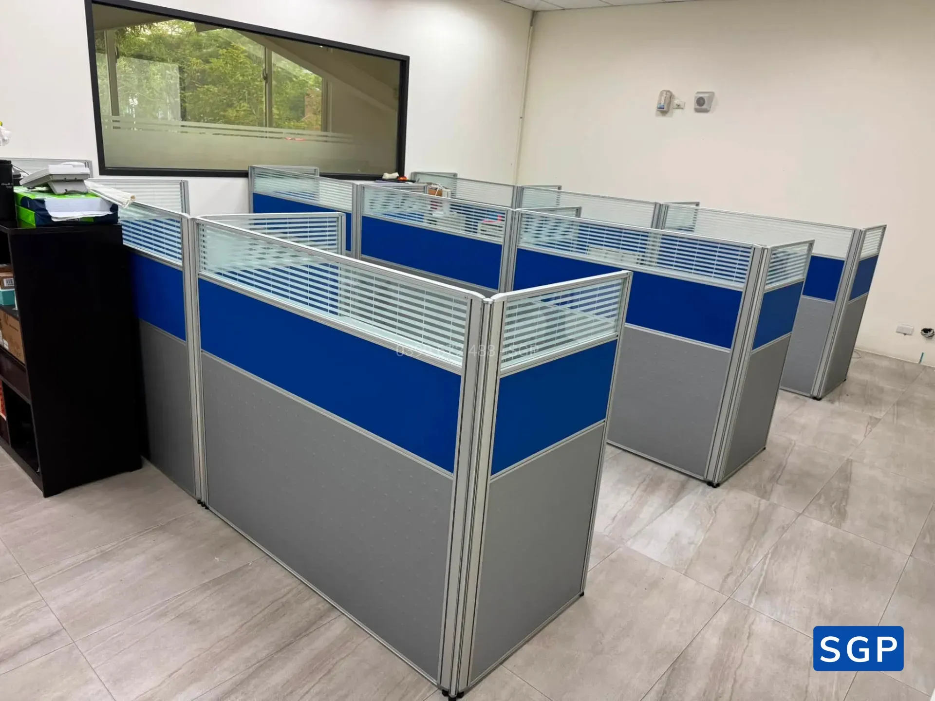 Lắp đặt hoàn thiện vách ngăn bàn làm việc - 6