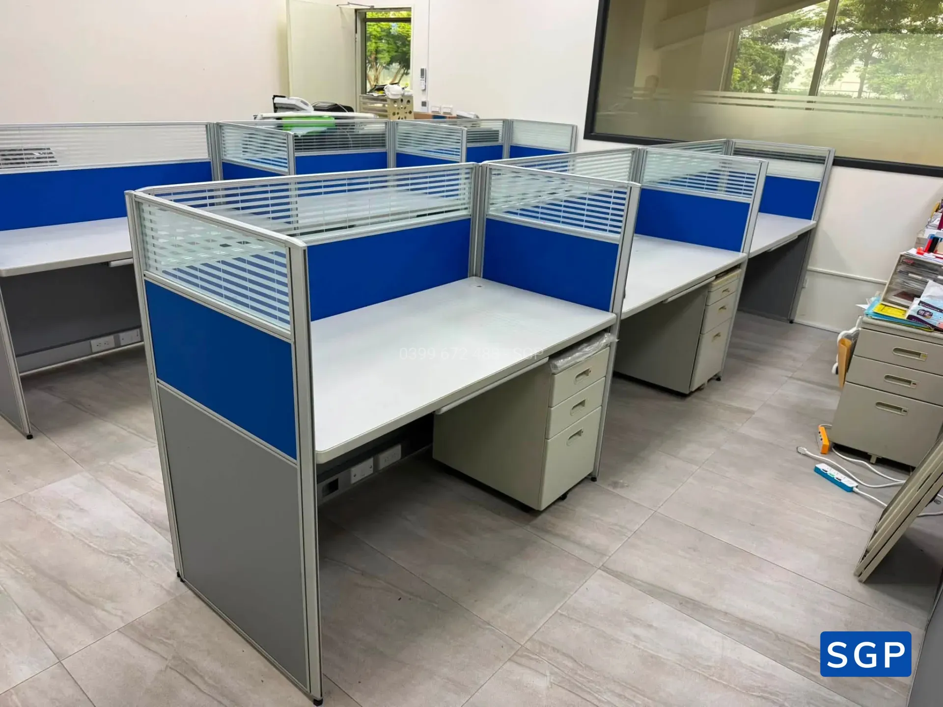 Lắp đặt hoàn thiện vách ngăn bàn làm việc - 7