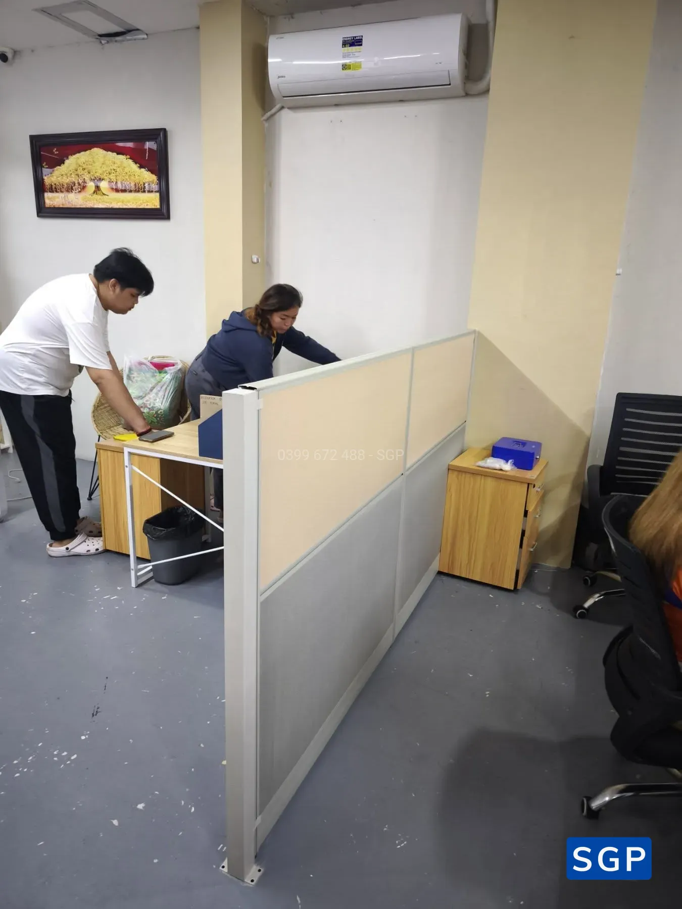 vách nỉ ngăn lửng có thể ngăn phòng hoặc lối đi