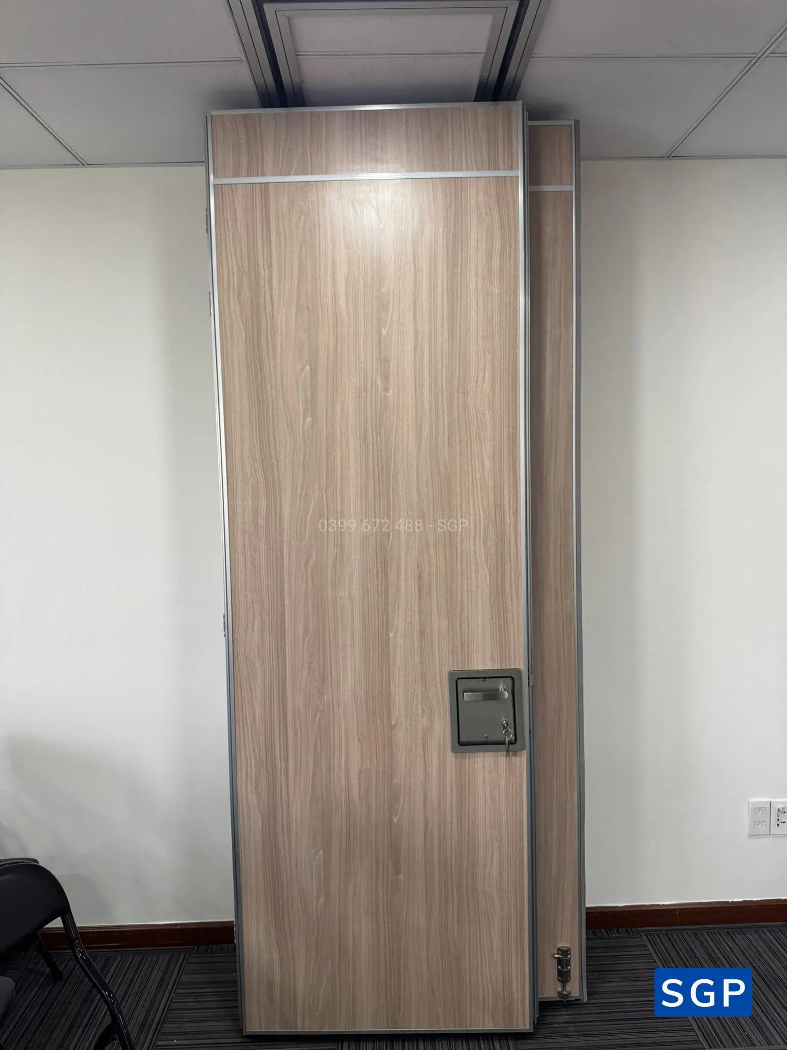 Hoàn thiện bộ vách di động có cửa - 11