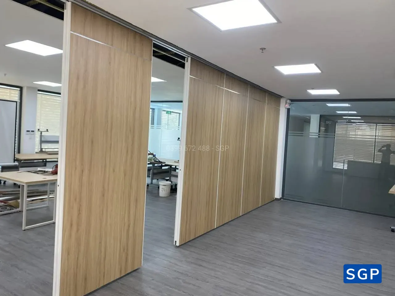 Hoàn thiện vách di động vẫn gỗ - 2