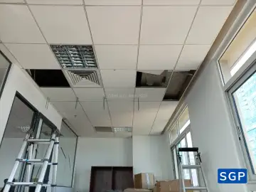 Lắp đặt vách di động màu trắng cho công ty ở quận 1