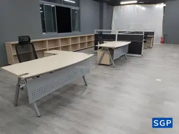 Lắp đặt vách ngăn nỉ kính