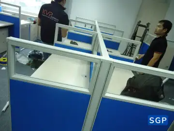 Sản xuất và lắp đặt vách nỉ kính