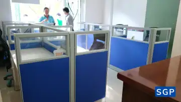 Bàn giao vách nỉ kính