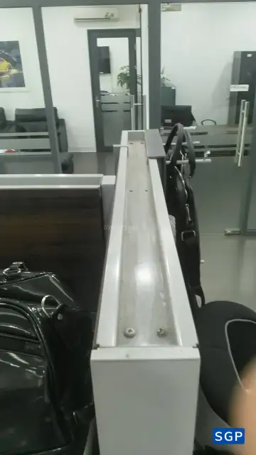 sửa vách ngăn có bánh xe
