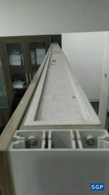 sửa vách ngăn có bánh xe
