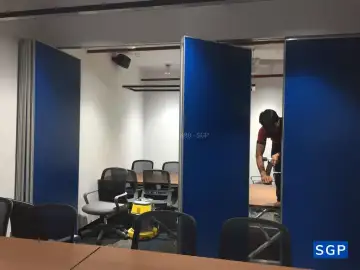vách ngăn di động nỉ trong văn phòng