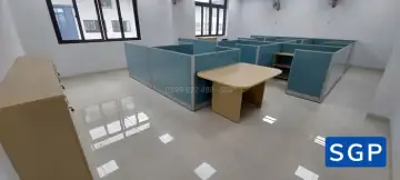 lắp đặt vách ngăn nỉ hệ 50 tạo sự riêng tư