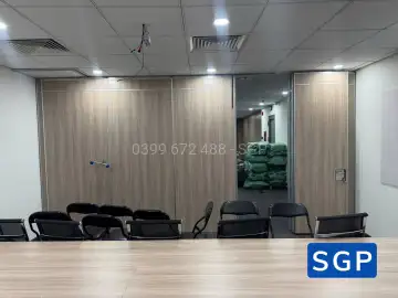 Hoàn thiện bộ vách di động có cửa