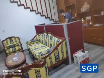 Giao vách nỉ nào đỏ
