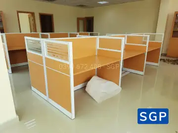 hoàn thiện vách ngăn bàn làm việc gỗ kính cho ngân hàng chi nhánh tại Đồng Nai