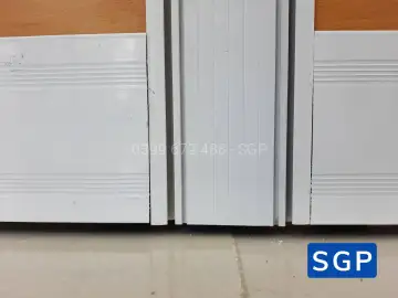 hoàn thiện vách ngăn bàn làm việc gỗ kính cho ngân hàng chi nhánh tại Đồng Nai