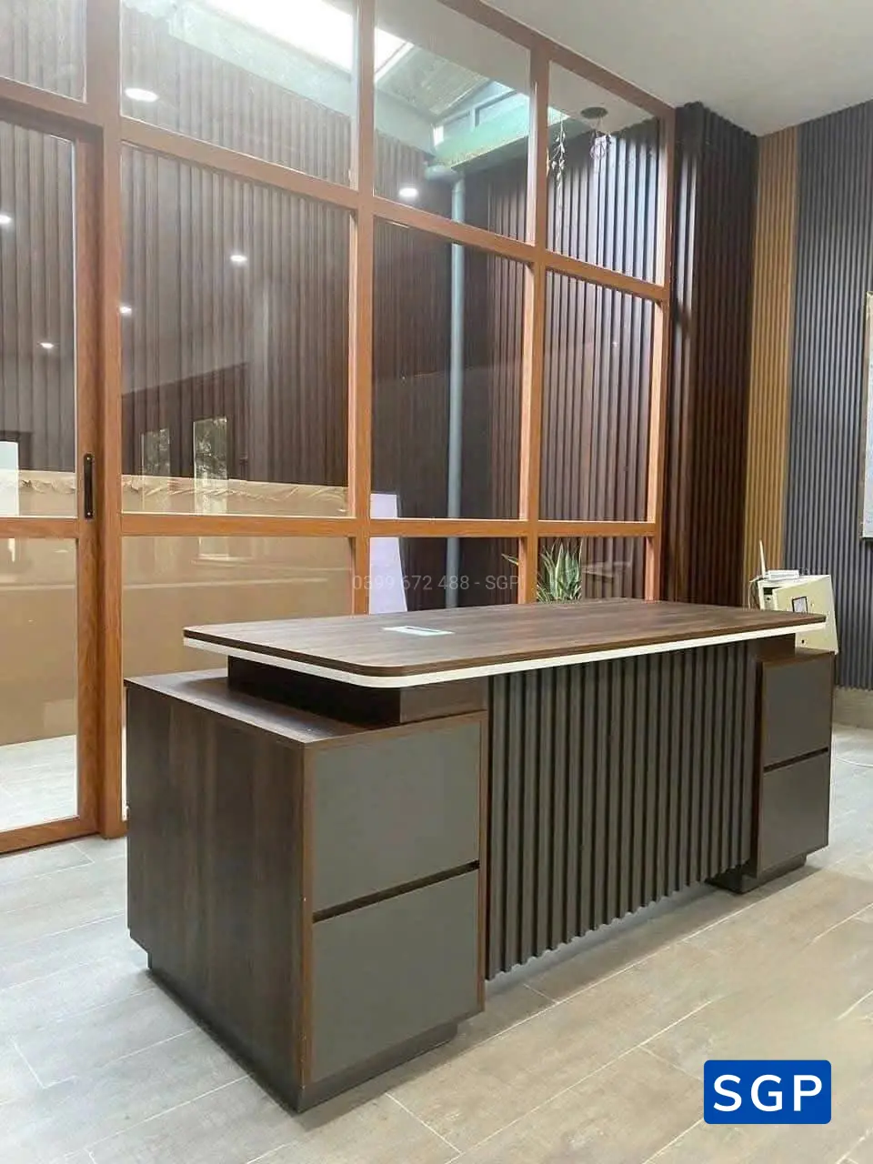 Bàn giám đốc C3