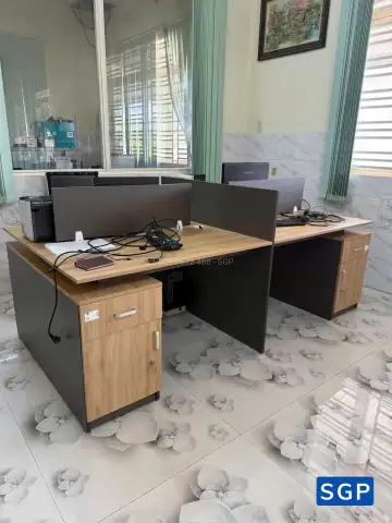 Bàn làm việc chân gỗ 4 người ngồi 6