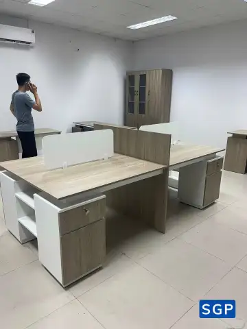 Bàn làm việc chân gỗ 4 người ngồi 8